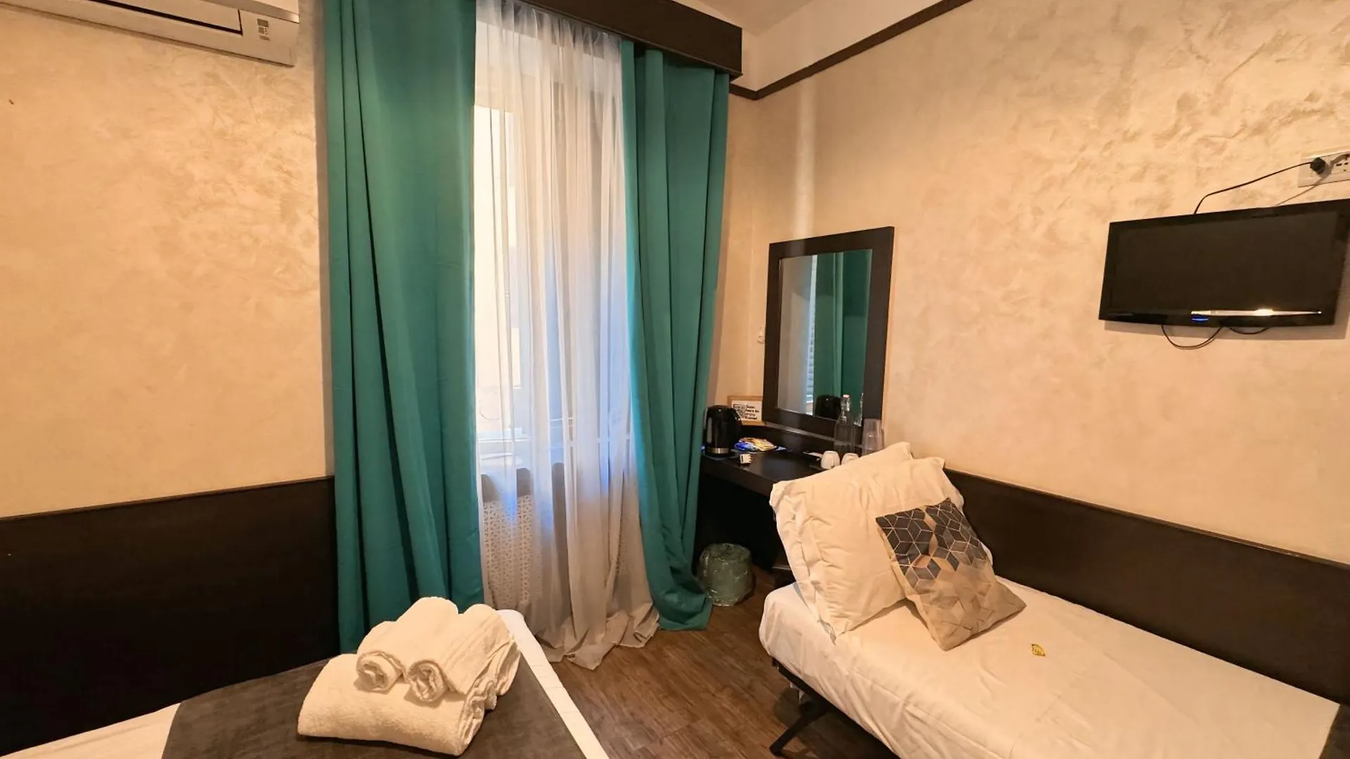 Laura Home Sweet Roma